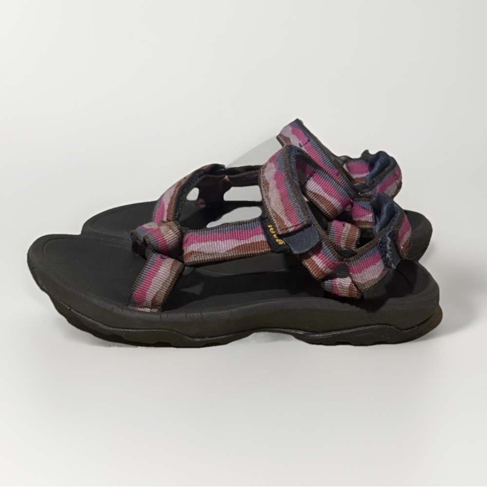 Teva 2Y kids girls size 2 pink adjustable Strappy hiking Sandals hurricane XLT2